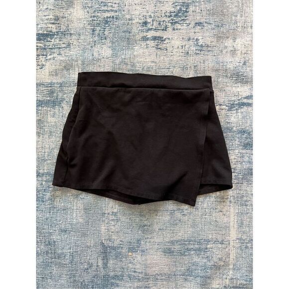 Charlotte Russe Black Zippered Back Skort Size Small - Picture 1 of 7